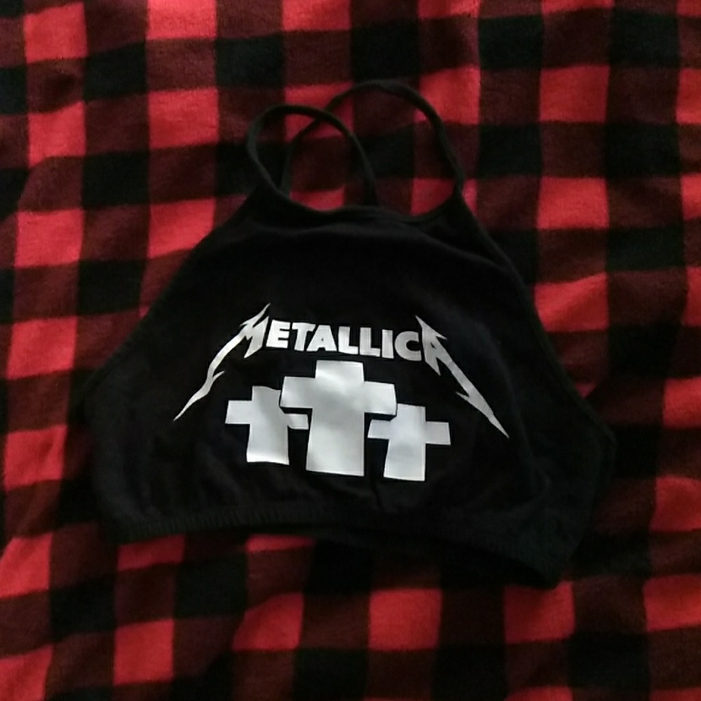 Hit Topic Metallica crop top SZ Medium